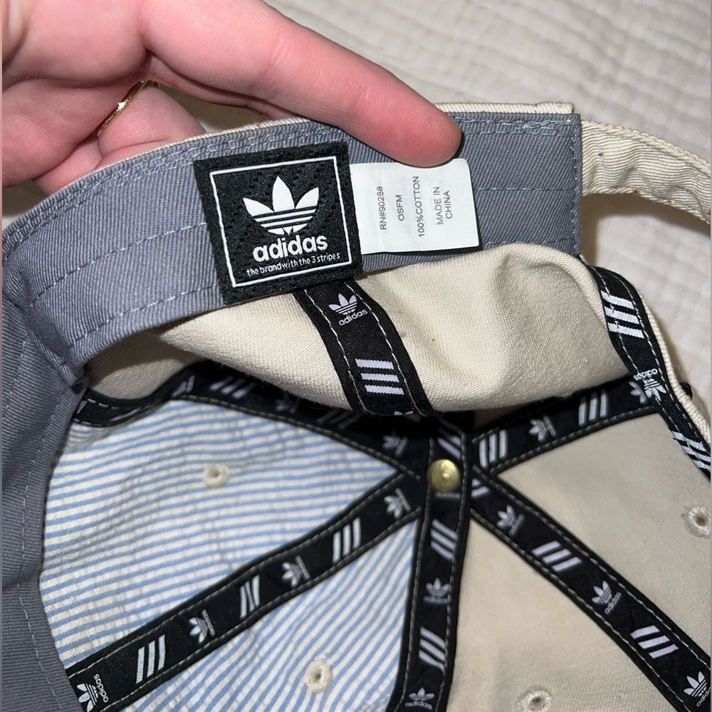SOLD - Adidas Black and Cream Cap - Picture 8 of 10